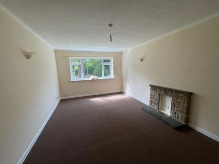 2 bedroom Property to let in Knighton Drive, Stoneygate, Leicester