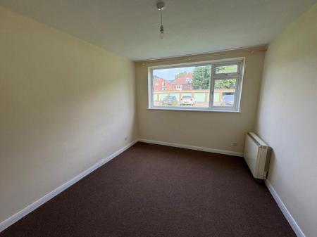 2 bedroom Property to let in Knighton Drive, Stoneygate, Leicester