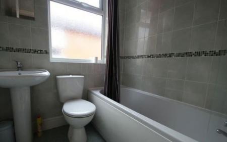 4 bedroom Property to let in Stuart Street, Leicester