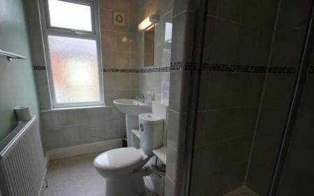 4 bedroom Property to let in Stuart Street, Leicester