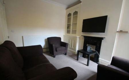 4 bedroom Property to let in Stuart Street, Leicester