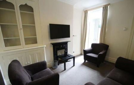 4 bedroom Property to let in Stuart Street, Leicester