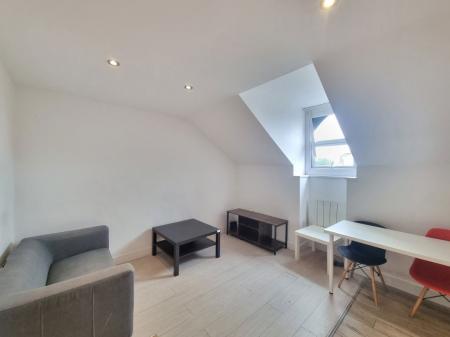 2 bedroom Property to let in London Road, Leicester