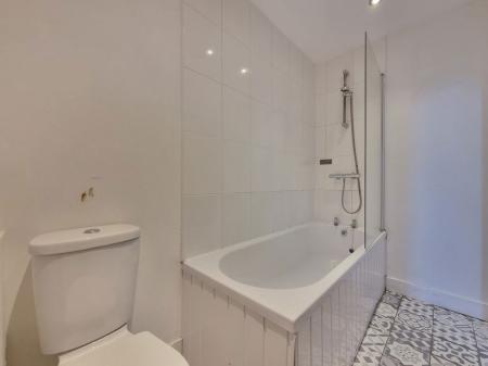 2 bedroom Property to let in London Road, Leicester