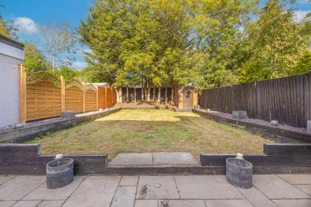 4 bedroom Detached house for sale in Aylestone Drive, Leicester
