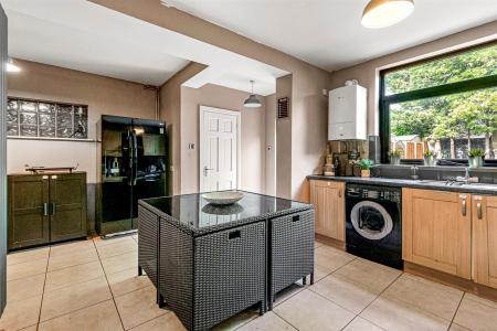 4 bedroom Detached house for sale in Aylestone Drive, Leicester