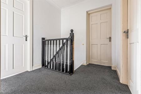4 bedroom Detached house for sale in Aylestone Drive, Leicester