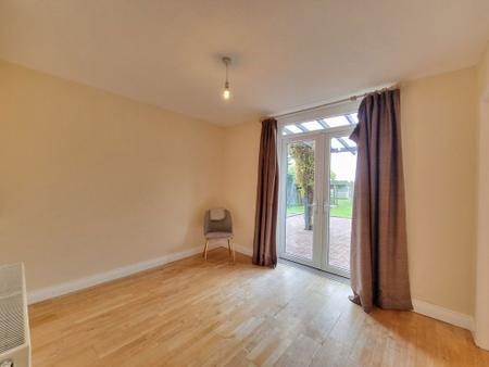 3 bedroom Property to let in Main Street, Leicester