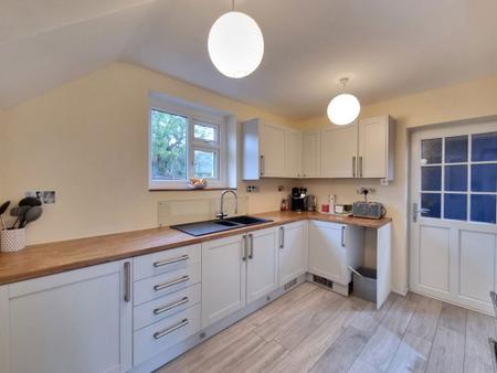 3 bedroom Property to let in Main Street, Leicester