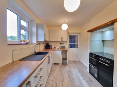 3 bedroom Property to let in Main Street, Leicester