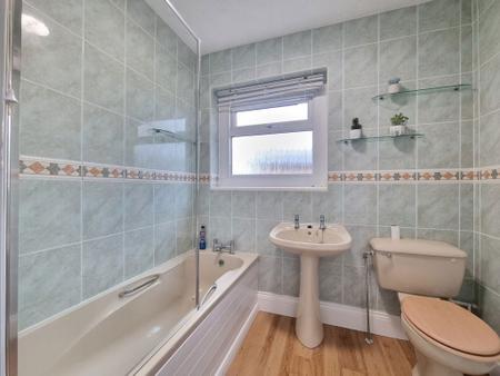 3 bedroom Property to let in Main Street, Leicester