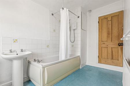 2 bedroom Terraced House for sale in Hartopp Road, Clarendon Park, Leicester