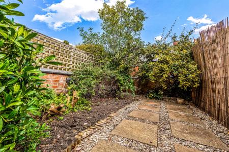 2 bedroom Terraced House for sale in Hartopp Road, Clarendon Park, Leicester