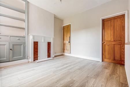 2 bedroom Terraced House for sale in Hartopp Road, Clarendon Park, Leicester