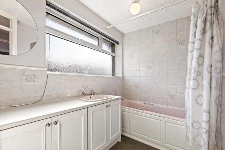 3 bedroom Semi-detached house for sale in Briar Meads, Oadby, Leicester