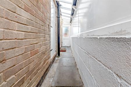 3 bedroom Semi-detached house for sale in Briar Meads, Oadby, Leicester