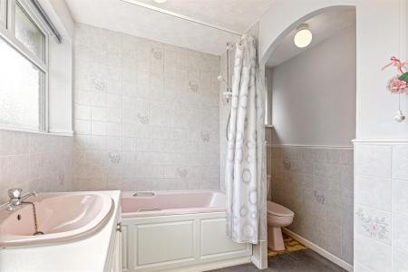 3 bedroom Semi-detached house for sale in Briar Meads, Oadby, Leicester