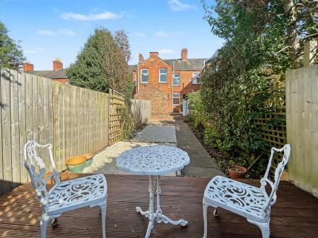 2 bedroom Terraced House for sale in Leopold Road, Clarendon Park, Leicester