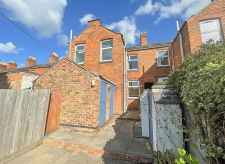 2 bedroom Terraced House for sale in Leopold Road, Clarendon Park, Leicester