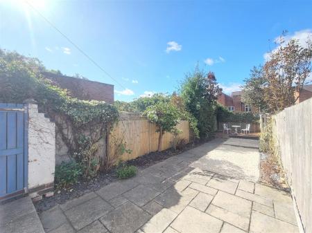 2 bedroom Terraced House for sale in Leopold Road, Clarendon Park, Leicester