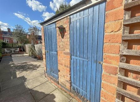 2 bedroom Terraced House for sale in Leopold Road, Clarendon Park, Leicester