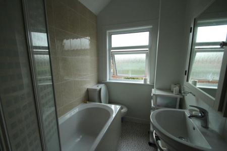 2 bedroom Property to let in West Avenue, Leicester