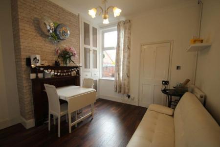 2 bedroom Property to let in West Avenue, Leicester
