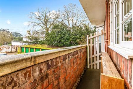 2 bedroom Flat for sale in Knighton Court, Knighton, Park Road, Leicester