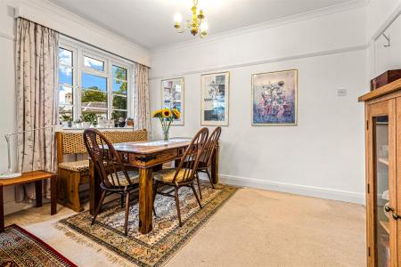 2 bedroom Flat for sale in Knighton Court, Knighton, Park Road, Leicester