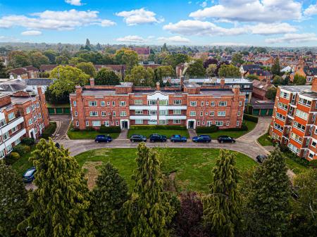 2 bedroom Flat for sale in Knighton Court, Knighton, Park Road, Leicester