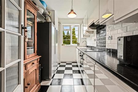 2 bedroom Flat for sale in Knighton Court, Knighton, Park Road, Leicester