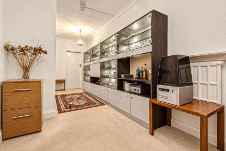 2 bedroom Flat for sale in Knighton Court, Knighton, Park Road, Leicester