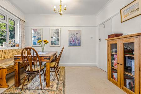 2 bedroom Flat for sale in Knighton Court, Knighton, Park Road, Leicester