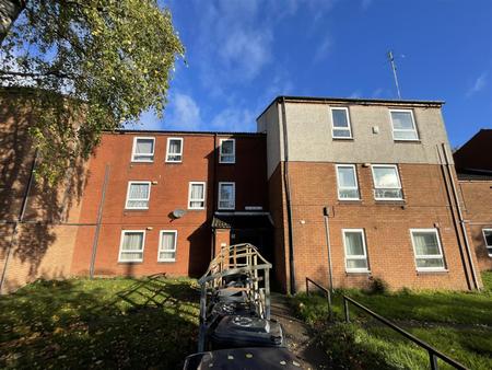 Neston Gardens, Leicester