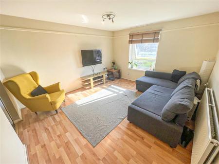 1 bedroom Flat for sale in Neston Gardens, Leicester