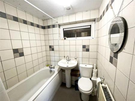 1 bedroom Flat for sale in Neston Gardens, Leicester