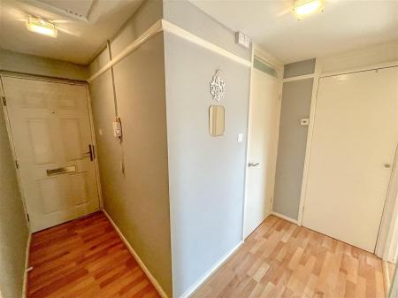 1 bedroom Flat for sale in Neston Gardens, Leicester