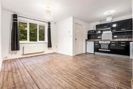 2 bedroom End of terrace house for sale in Watkin Road, Leicester