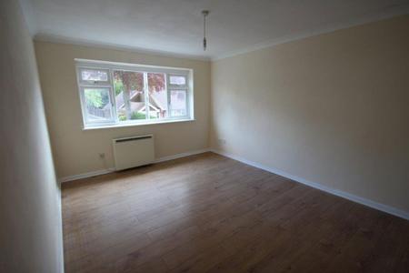 1 bedroom Property to let in Stoneygate Avenue, Stoneygate, Leicester