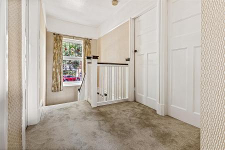 4 bedroom Detached house for sale in Pine Tree Avenue, Leicester