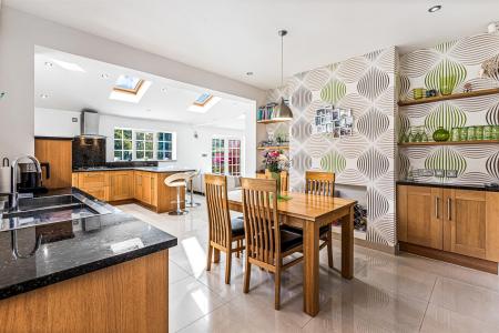 4 bedroom Detached house for sale in Pine Tree Avenue, Leicester