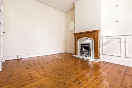 2 bedroom Terraced House for sale in Knighton Lane, Leicester