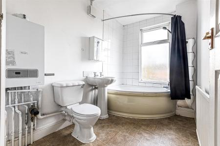 2 bedroom Terraced House for sale in Knighton Lane, Leicester