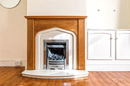 2 bedroom Terraced House for sale in Knighton Lane, Leicester