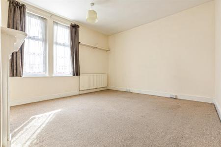 2 bedroom Terraced House for sale in Knighton Lane, Leicester