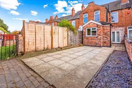 2 bedroom Terraced House for sale in Knighton Lane, Leicester