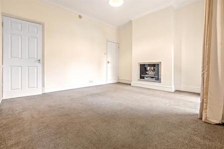 2 bedroom Terraced House for sale in Knighton Lane, Leicester