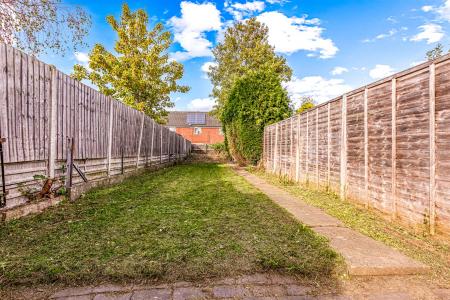 2 bedroom Terraced House for sale in Knighton Lane, Leicester