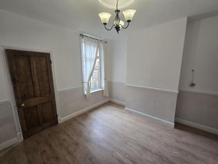 2 bedroom Property to let in Bassett Street, Leicester