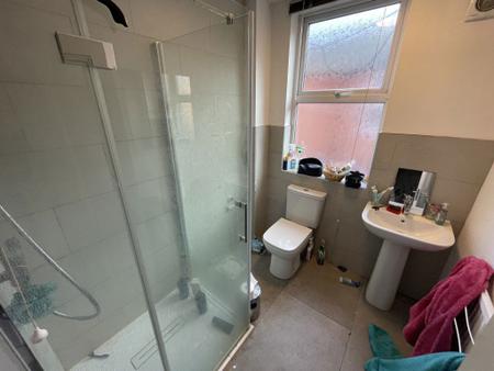 6 bedroom Property to let in Lorne Road, Leicester